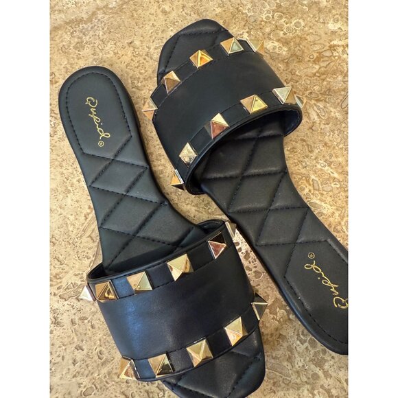 Black Quilted Slip-On Studded Sandals With Gold Pyramid Studs By Qupid Sz 8 - Picture 4 of 6